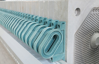 壓濾機正常運轉(zhuǎn)中的濾板使用細節(jié)