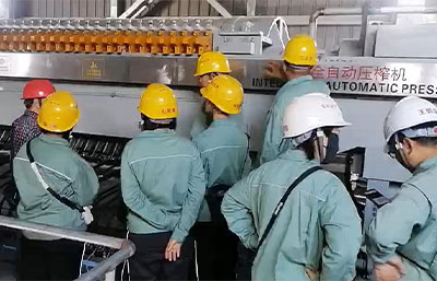 金凱地智能變腔壓榨機：多行業固廢