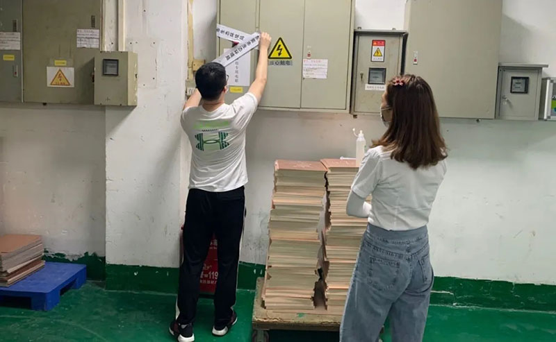 雷霆出擊，對違法排污企業零容忍！