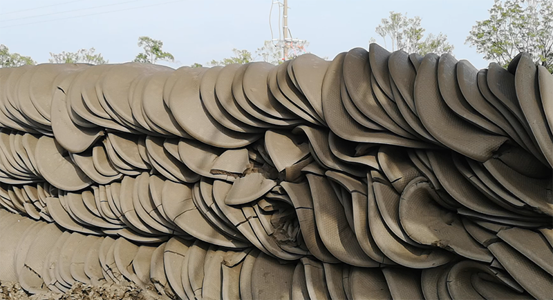 污泥脫水后的泥餅 污泥脫水后的泥餅